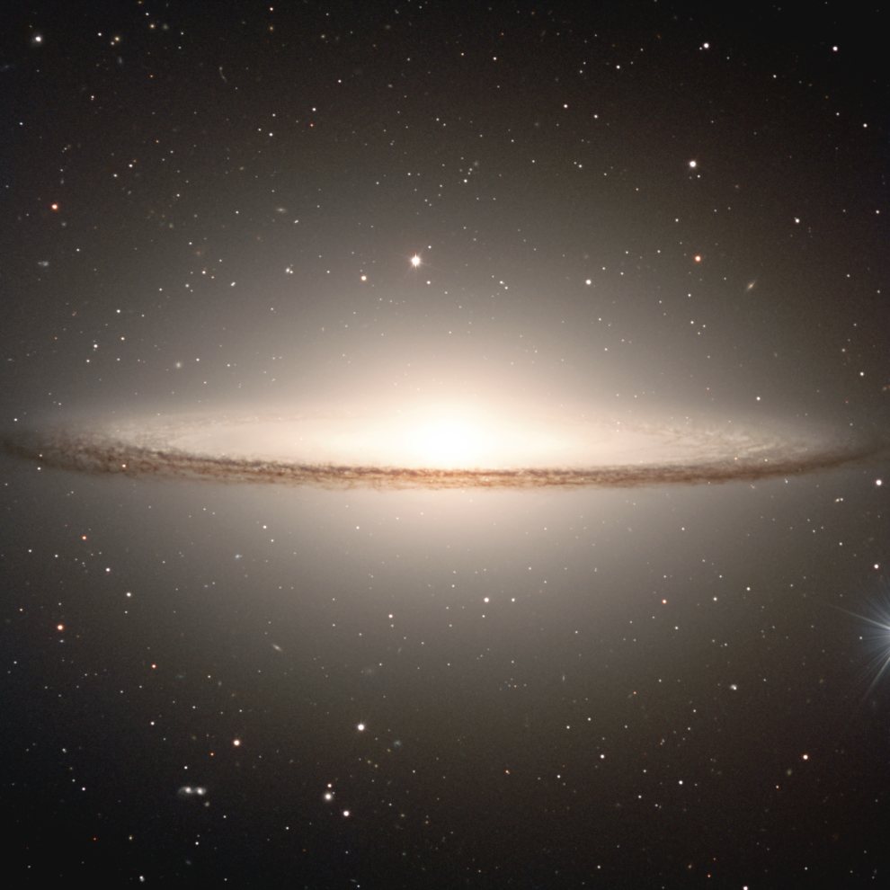 M104_spiral_Sombrero_ESO_990w